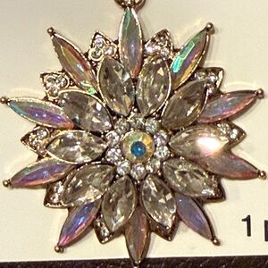 NEW Elegant Crystal Flower Pendant/Brooch